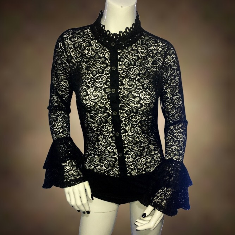 🕷 Lovely Black Lace Top 🕷